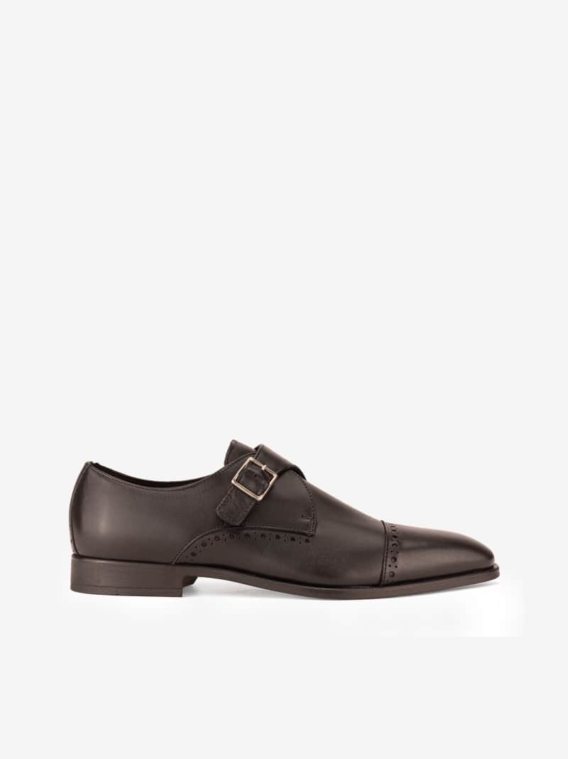 Sapato em Pele com Fivela e Cap Toe