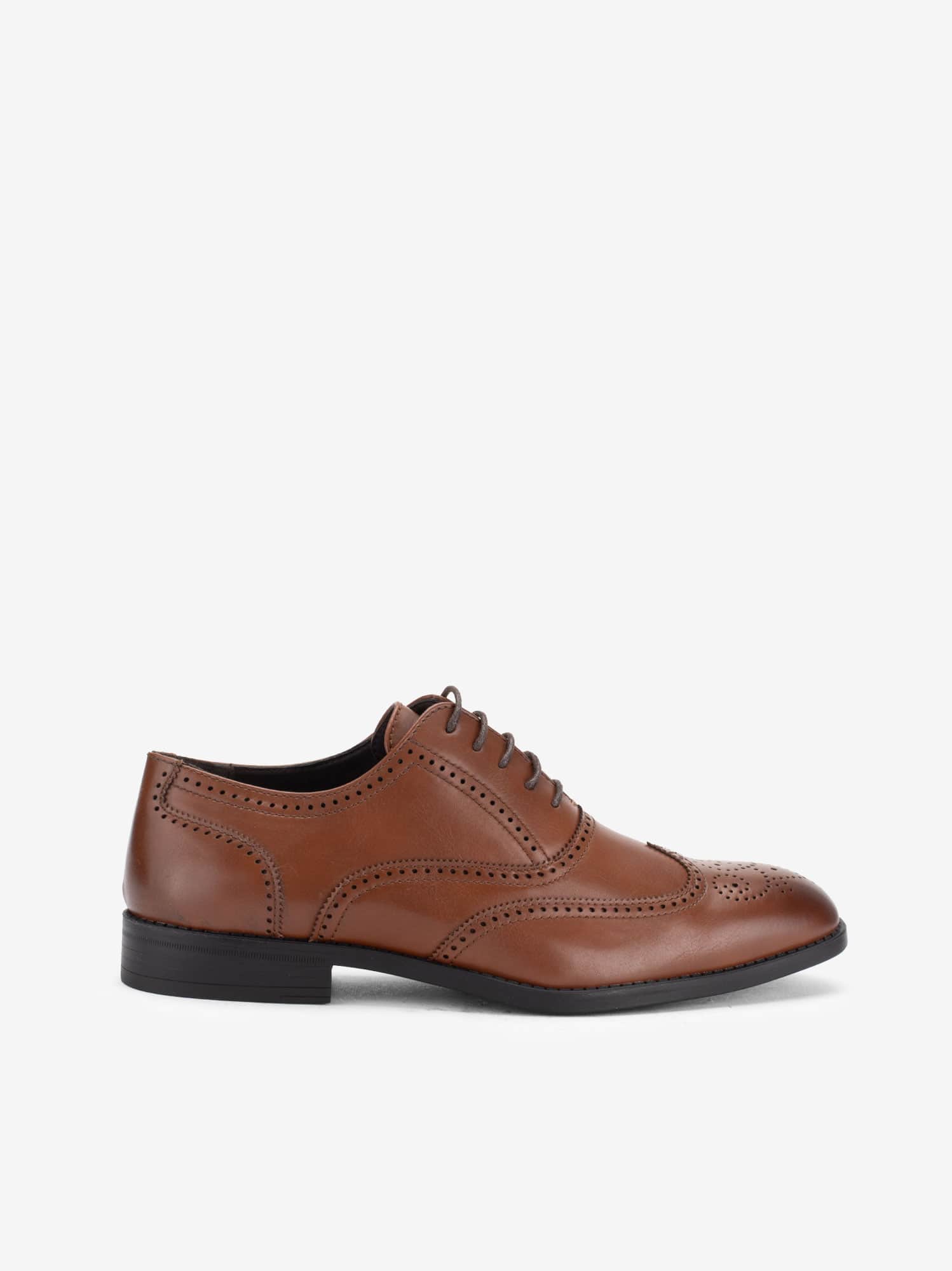 Sapato Oxford com Brogue Clássico de Atacador