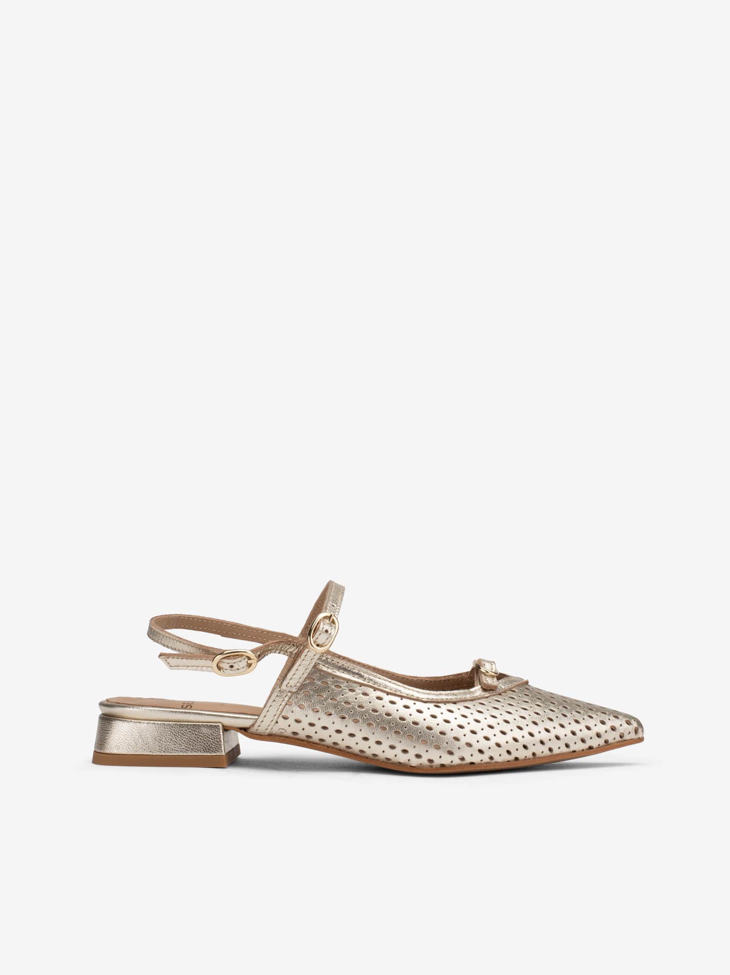 Sapato Sling Back em Pele Perfurado