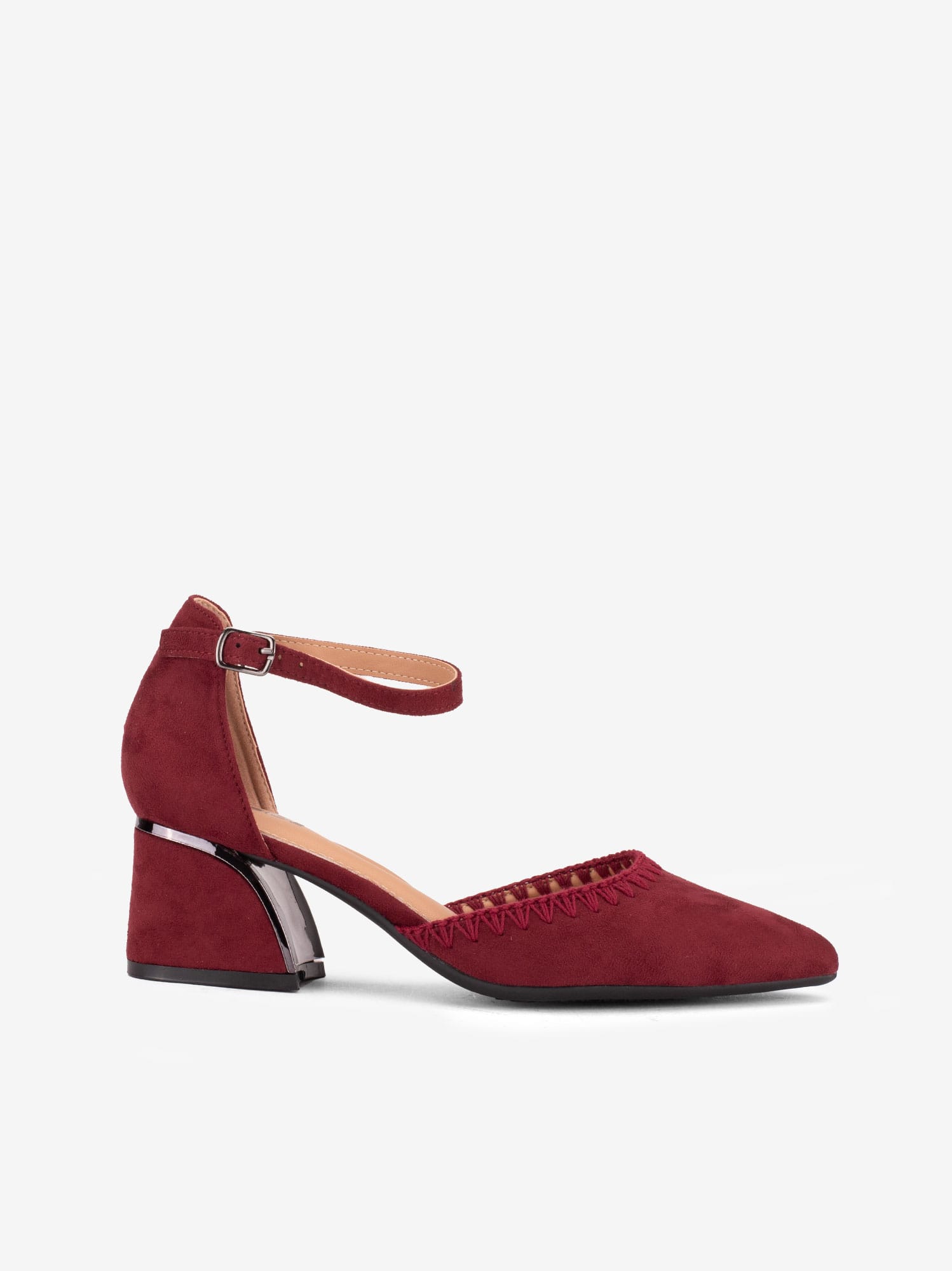 Sapato Pump com Bordad