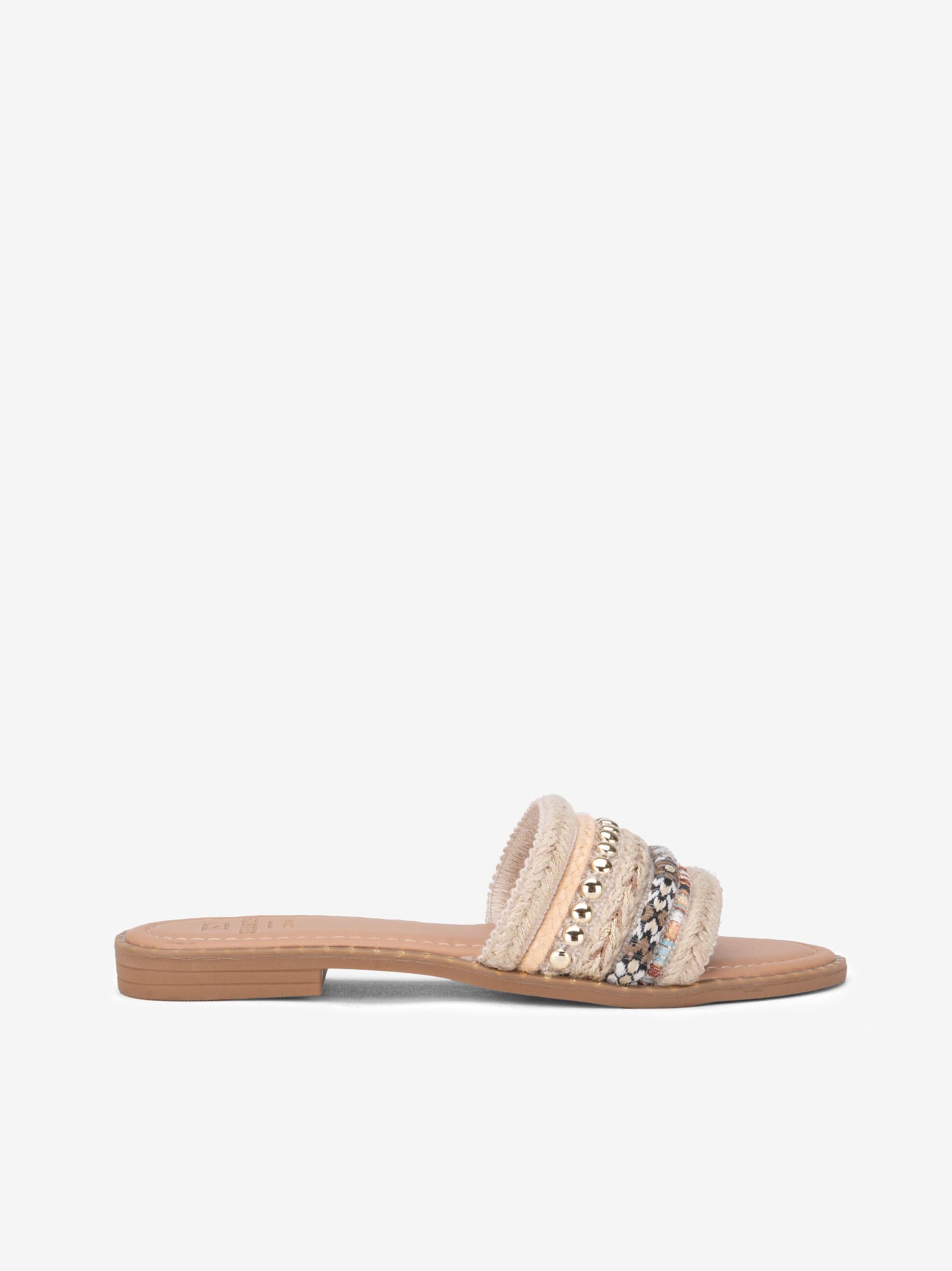 Chinelo com Tachas